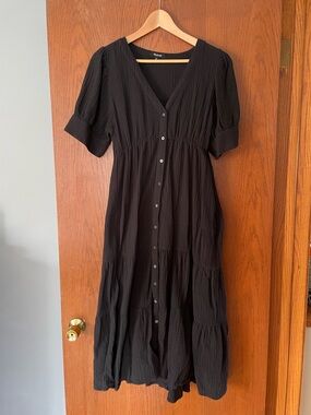 Madewell Black V-Neck Button-Front Midi Dress with Puff Sleeves